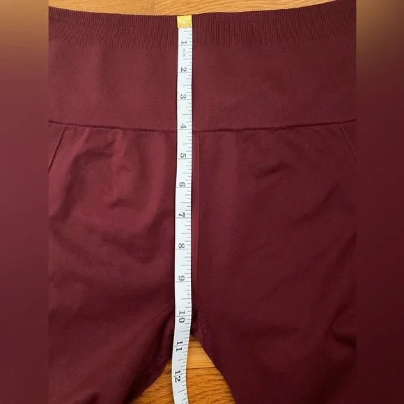 Fabletics SYNC High-Waisted Perforated 7/8 Leggings XS Burgandy Red - Picture 8 of 9